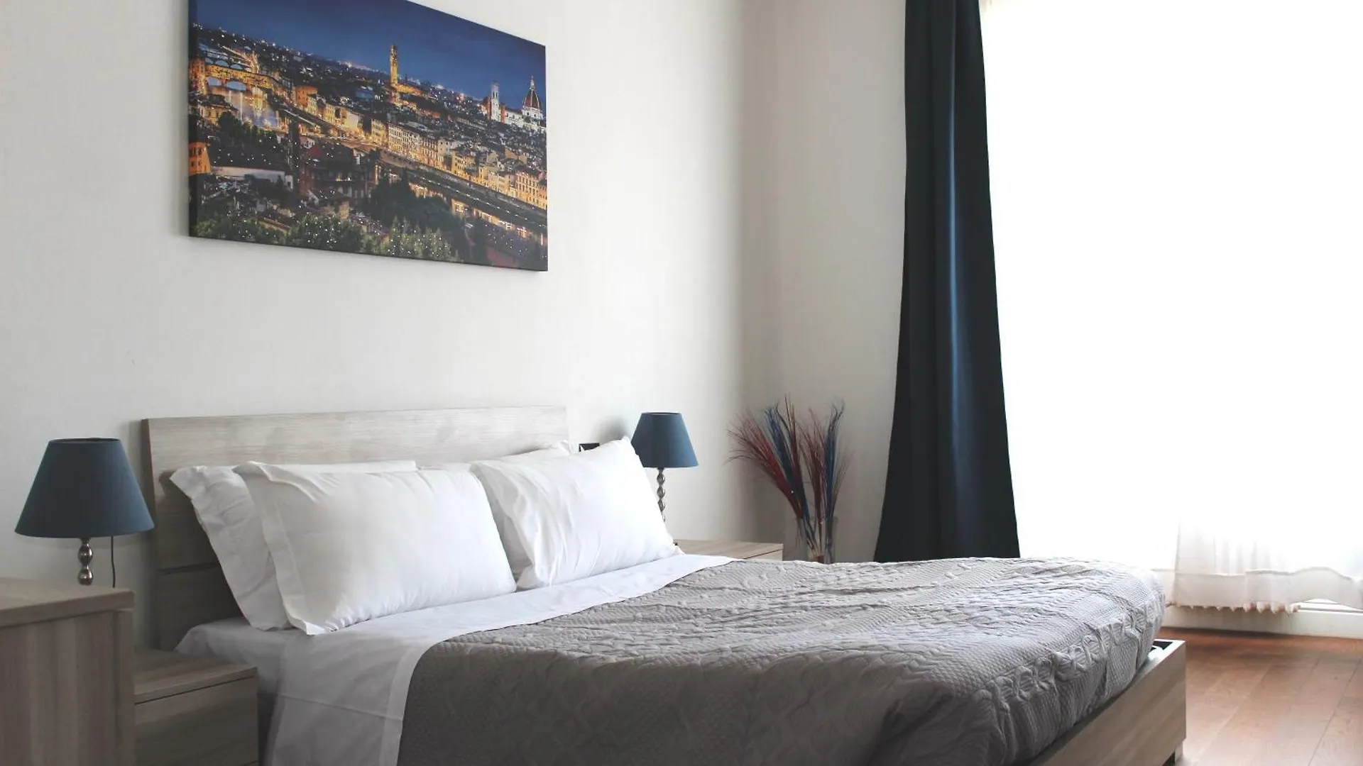 Art Apartment Stazione B Florence Italy